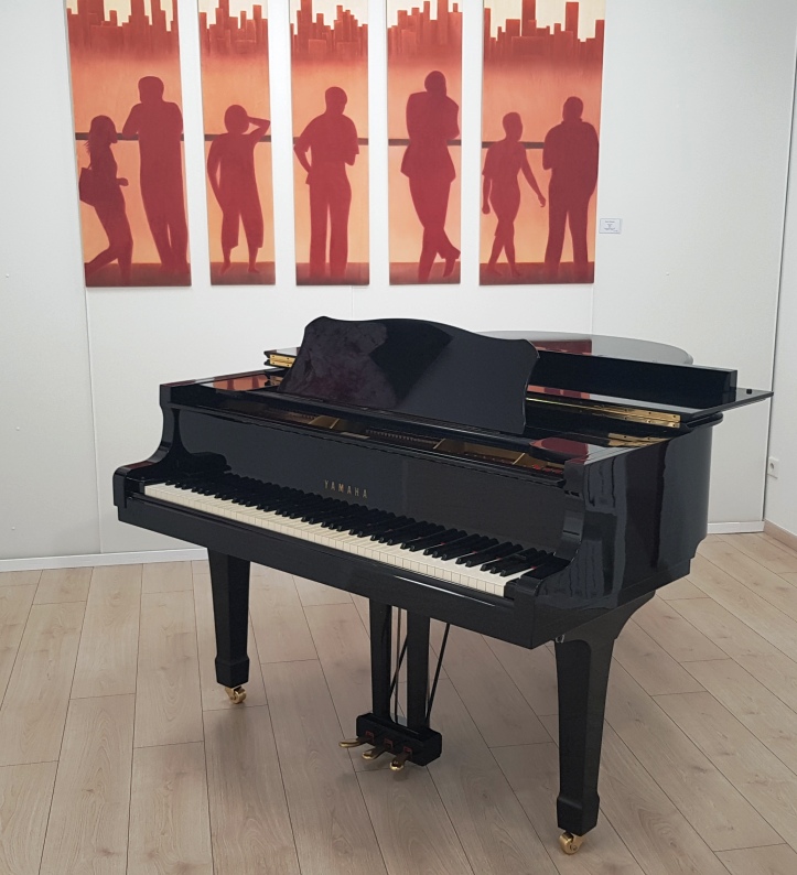 Yamaha C 3 Piano Zifreind