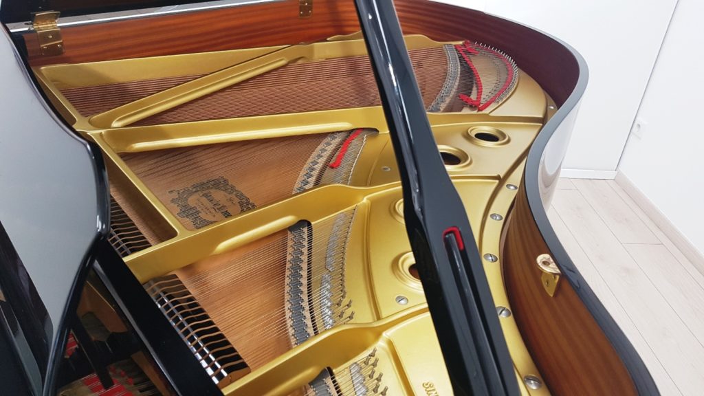 Yamaha C 3 Piano Zifreind
