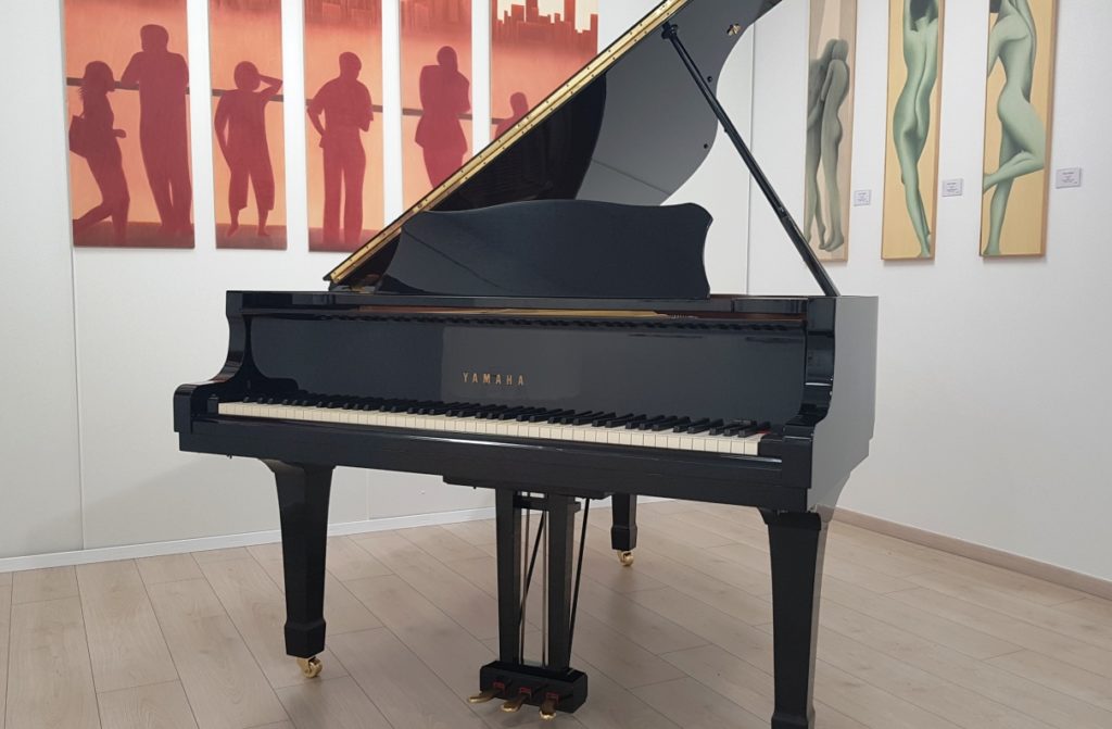 Yamaha C 3 Piano Zifreind