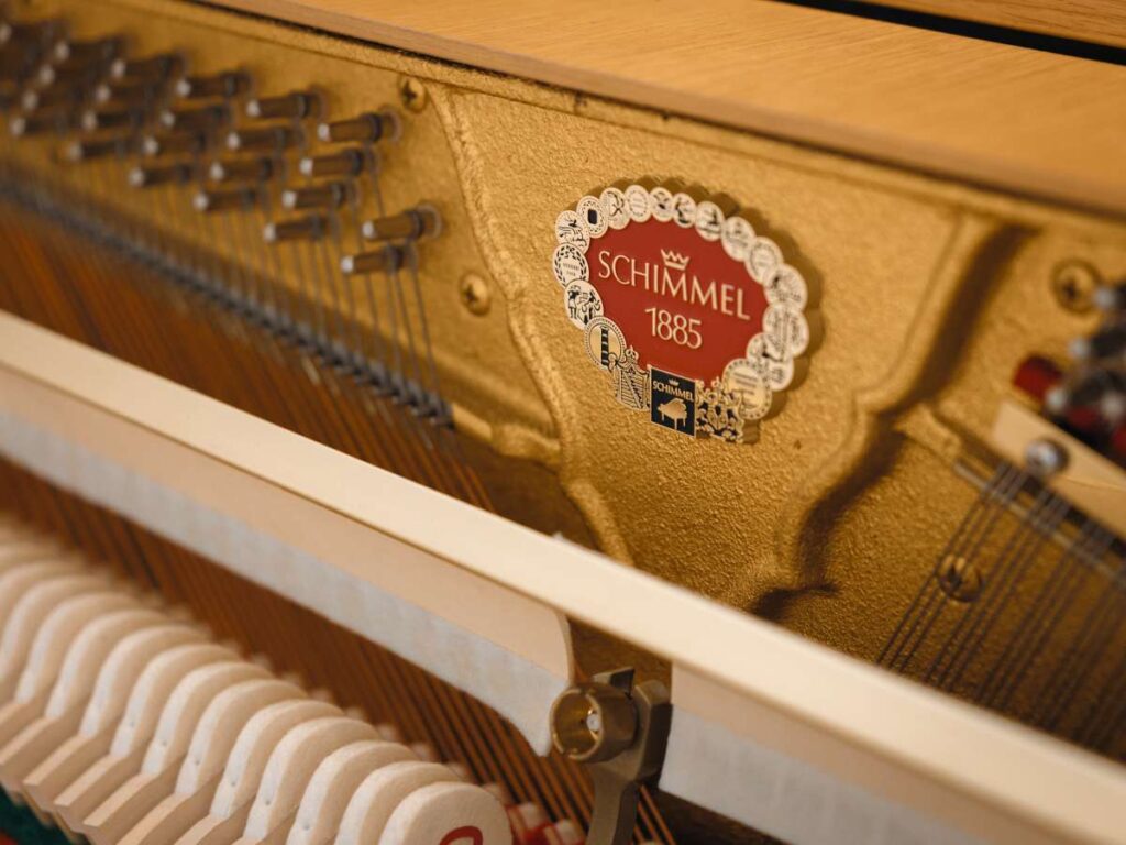Schimmel Klavier
