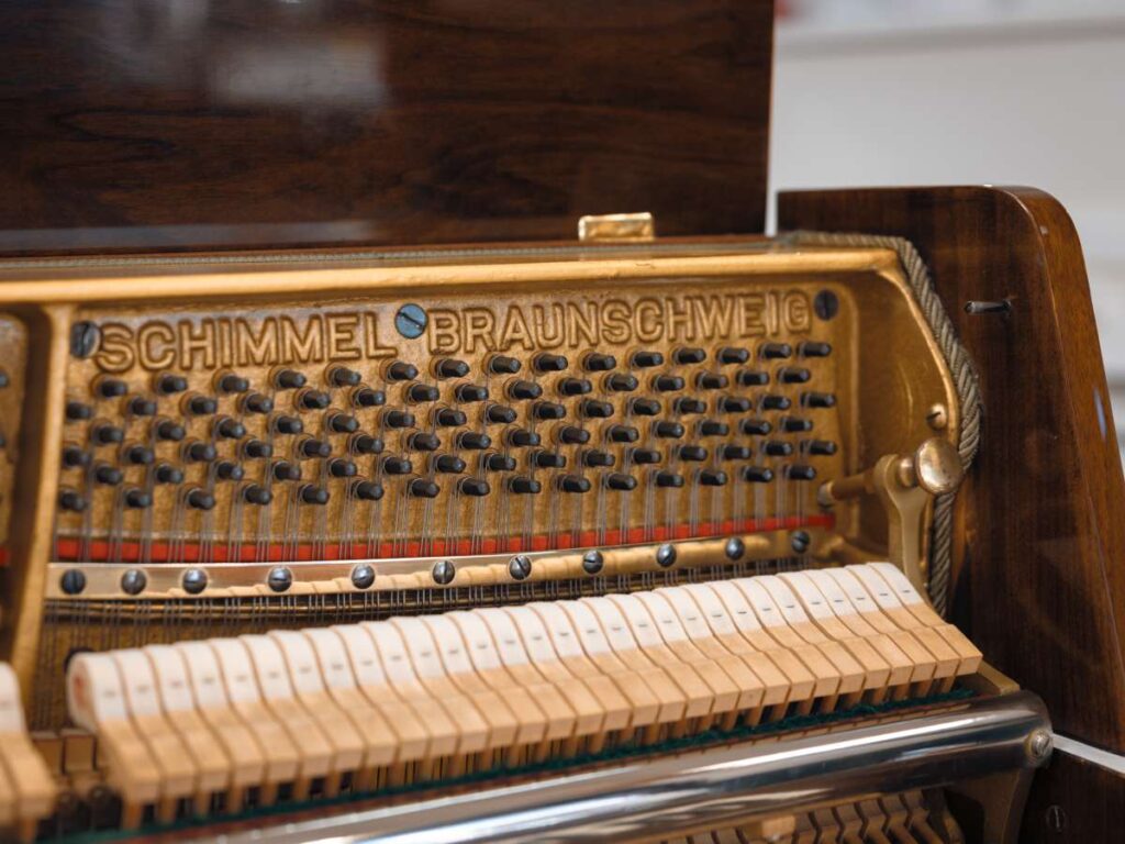 Schimmel Klavier