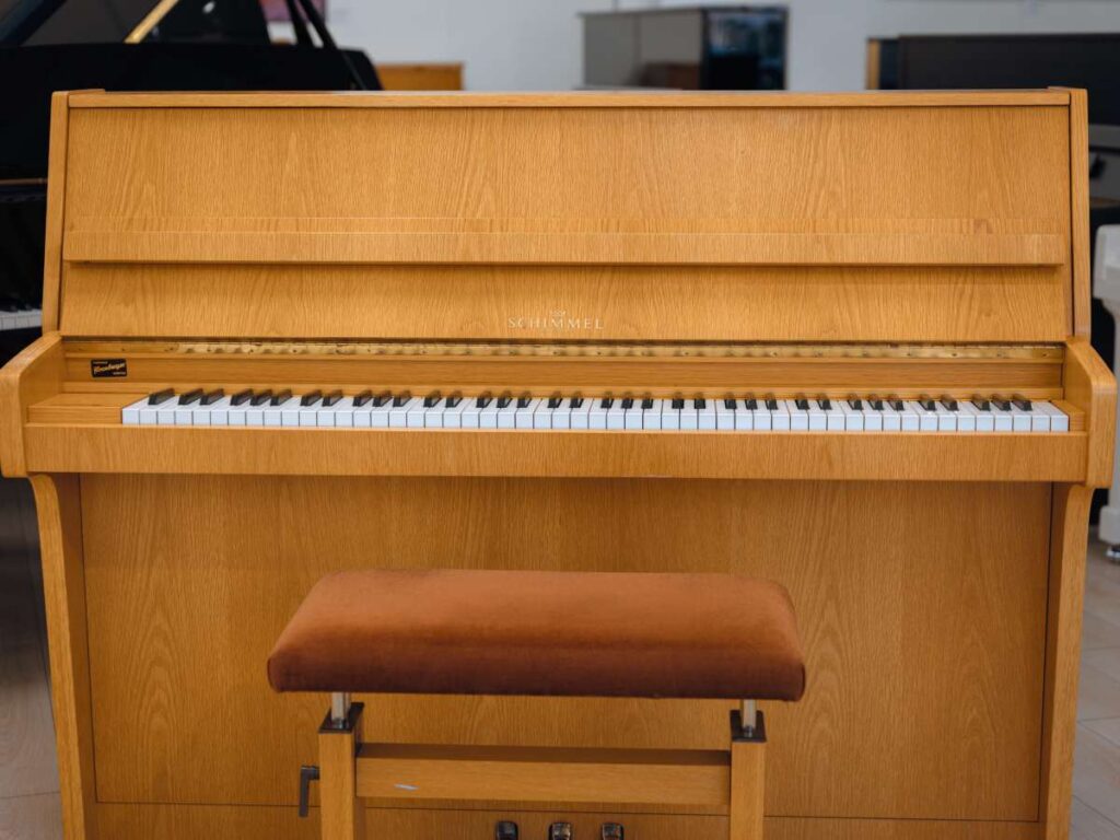 Schimmel Klavier