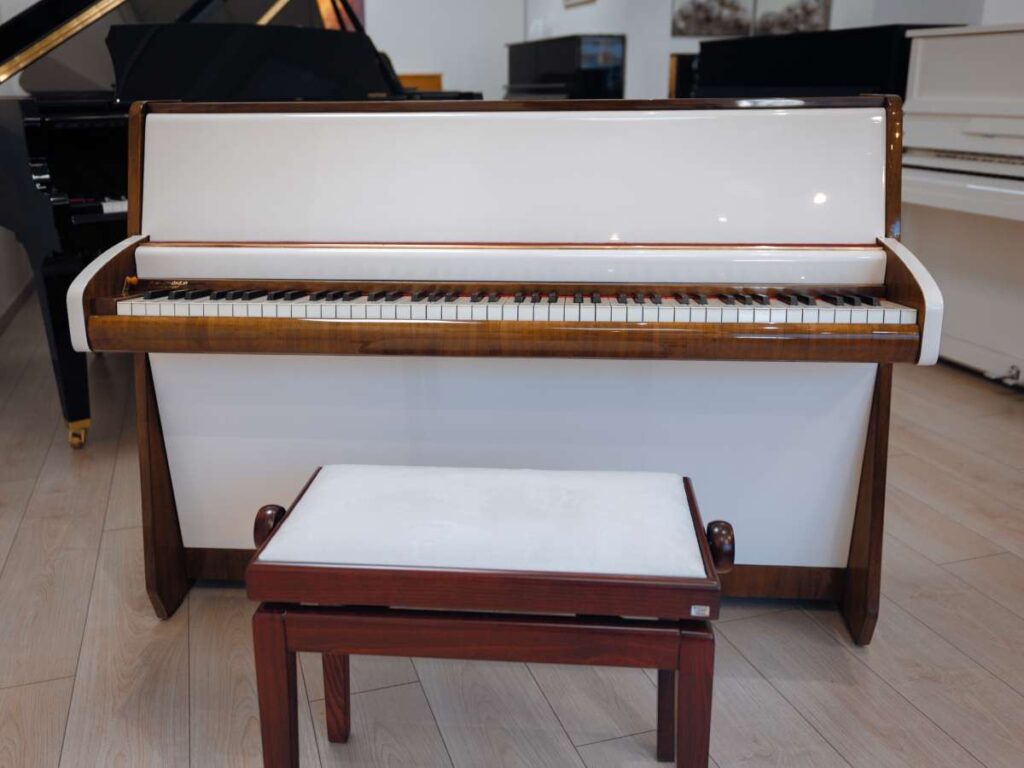 Schimmel Klavier